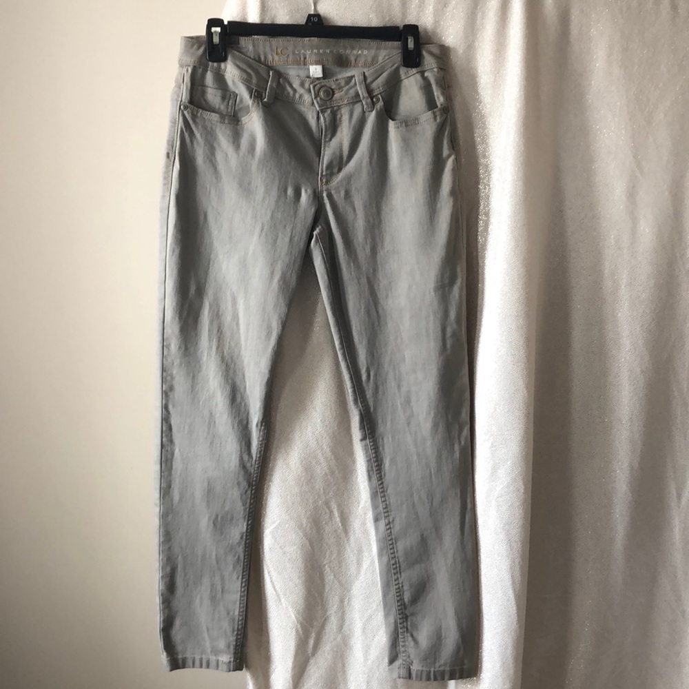 Gray skinny jeans